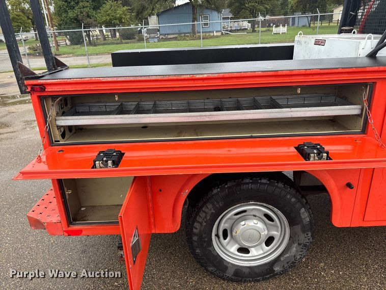 image for item ET4621 2014 Ford F250 Super Duty utility bed pickup truck