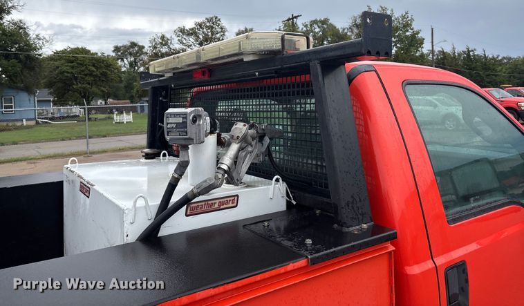 image for item ET4621 2014 Ford F250 Super Duty utility bed pickup truck