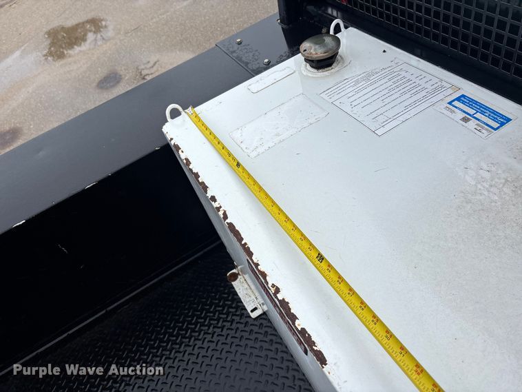 image for item ET4621 2014 Ford F250 Super Duty utility bed pickup truck