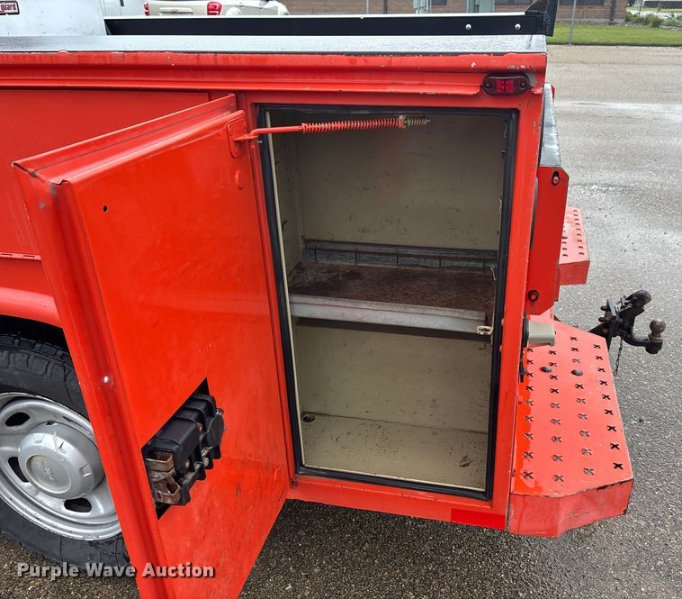 image for item ET4621 2014 Ford F250 Super Duty utility bed pickup truck