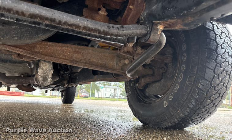 image for item ET4621 2014 Ford F250 Super Duty utility bed pickup truck