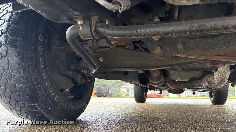 image for item ET4621 2014 Ford F250 Super Duty utility bed pickup truck