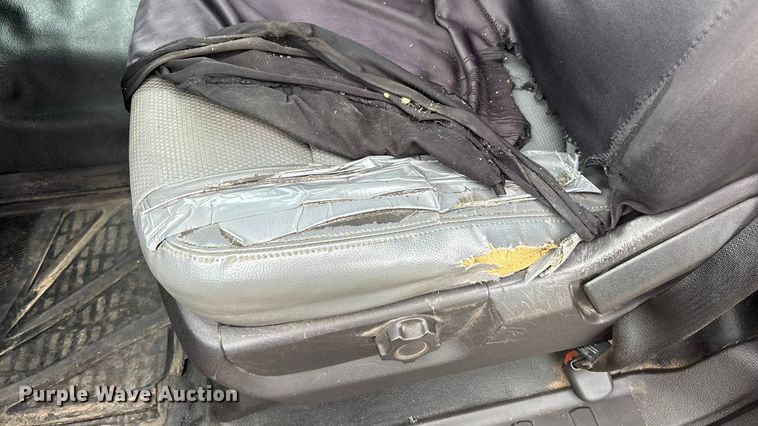 image for item ET4621 2014 Ford F250 Super Duty utility bed pickup truck