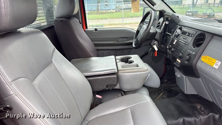 image for item ET4621 2014 Ford F250 Super Duty utility bed pickup truck