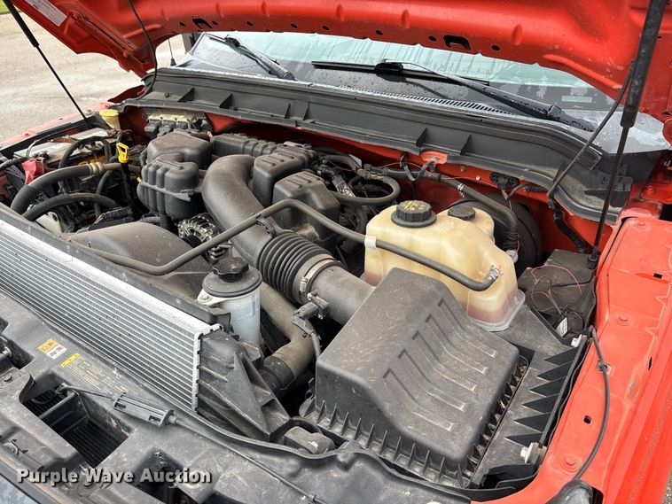 image for item ET4621 2014 Ford F250 Super Duty utility bed pickup truck