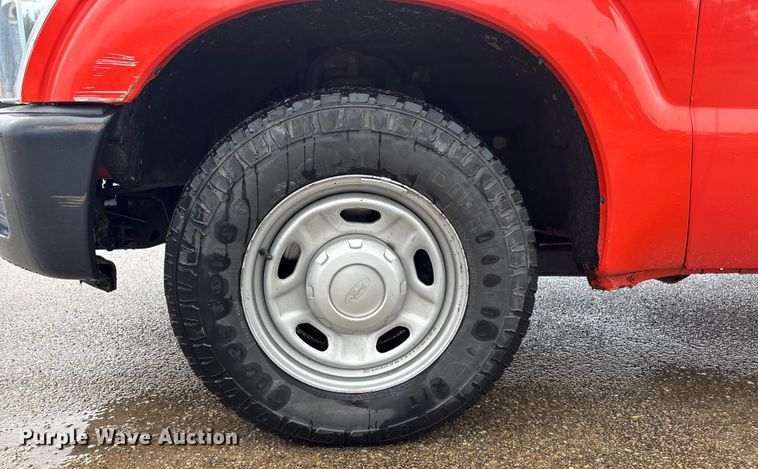 image for item ET4621 2014 Ford F250 Super Duty utility bed pickup truck