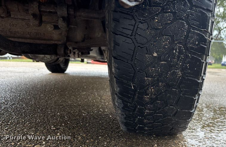 image for item ET4621 2014 Ford F250 Super Duty utility bed pickup truck