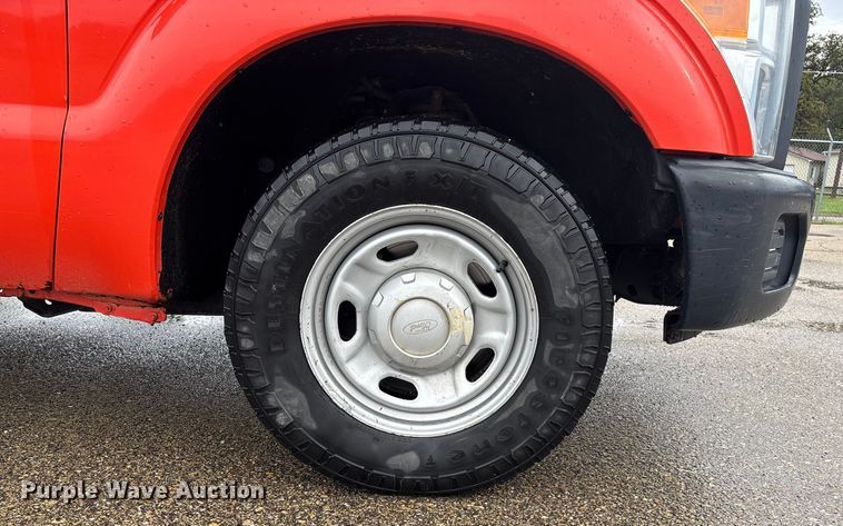 image for item ET4621 2014 Ford F250 Super Duty utility bed pickup truck