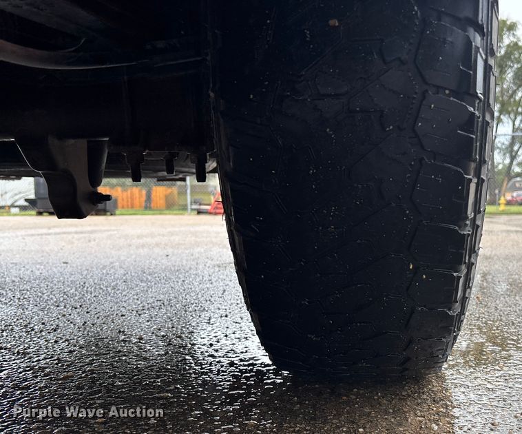 image for item ET4621 2014 Ford F250 Super Duty utility bed pickup truck