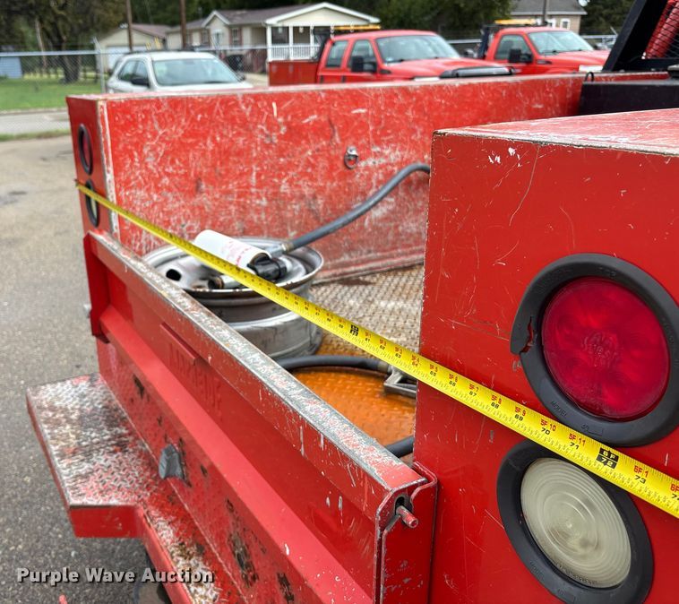 image for item ET4622 2011 Ford F250 Super Duty Crew Cab utility bed pickup truck