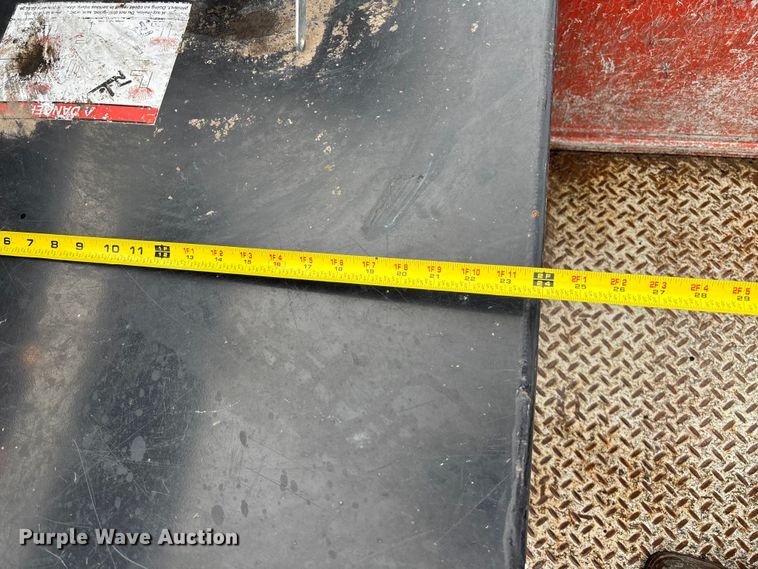 image for item ET4622 2011 Ford F250 Super Duty Crew Cab utility bed pickup truck