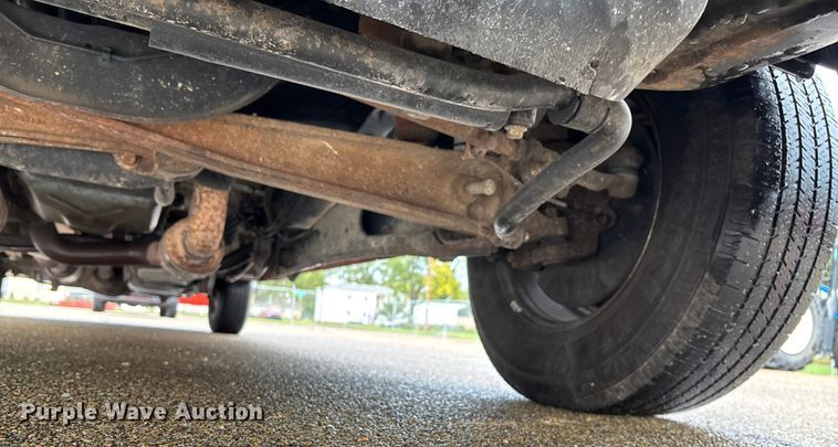 image for item ET4622 2011 Ford F250 Super Duty Crew Cab utility bed pickup truck