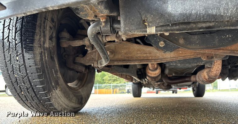 image for item ET4622 2011 Ford F250 Super Duty Crew Cab utility bed pickup truck