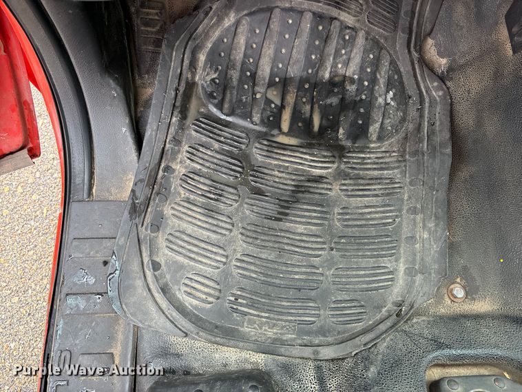 image for item ET4622 2011 Ford F250 Super Duty Crew Cab utility bed pickup truck