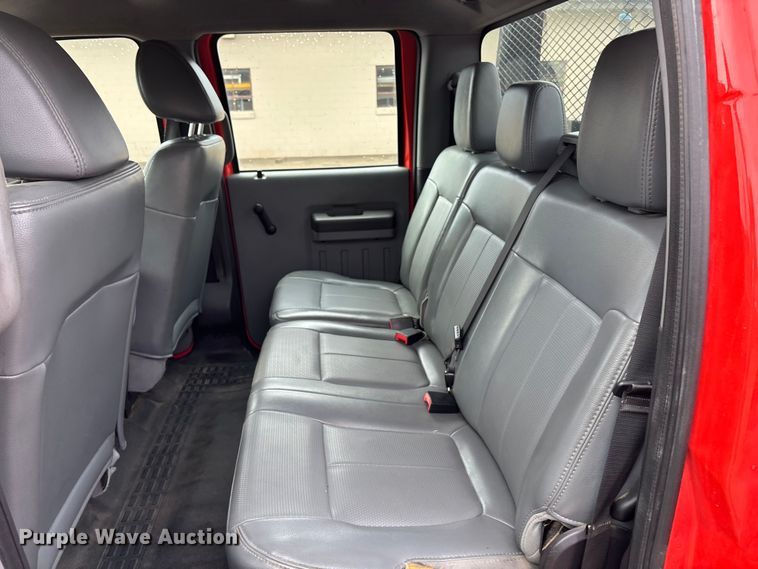 image for item ET4622 2011 Ford F250 Super Duty Crew Cab utility bed pickup truck