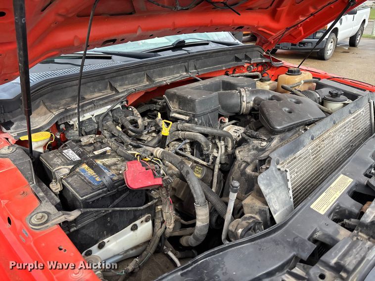 image for item ET4622 2011 Ford F250 Super Duty Crew Cab utility bed pickup truck