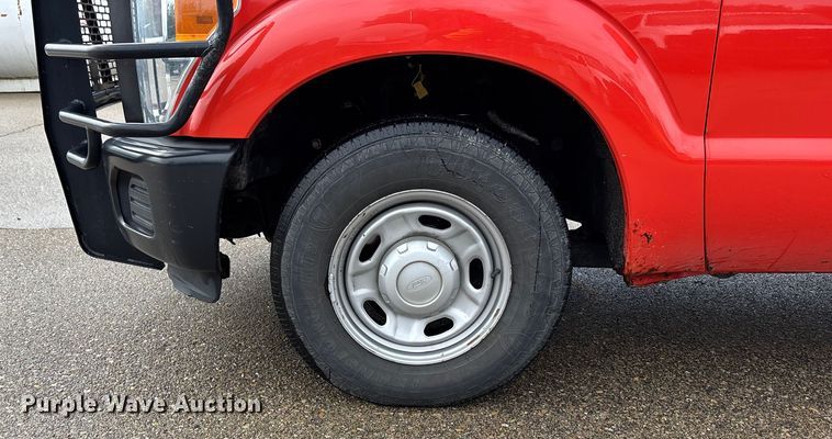 image for item ET4622 2011 Ford F250 Super Duty Crew Cab utility bed pickup truck