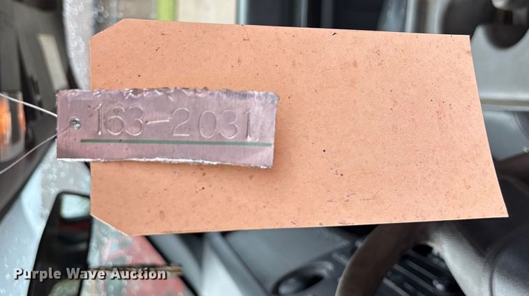 image for item ET4622 2011 Ford F250 Super Duty Crew Cab utility bed pickup truck