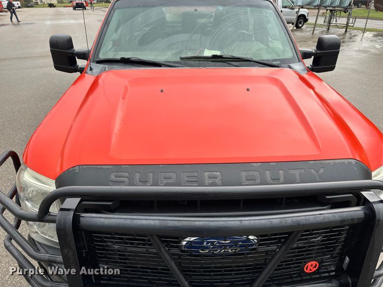 image for item ET4623 2011 Ford F250 Super Duty Crew Cab utility bed pickup truck