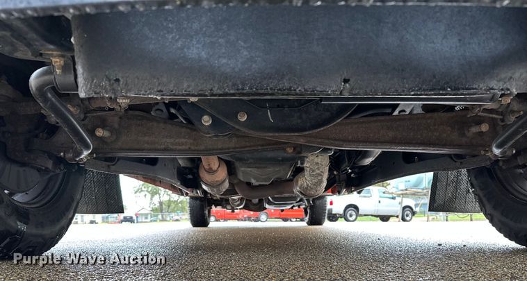 image for item ET4623 2011 Ford F250 Super Duty Crew Cab utility bed pickup truck