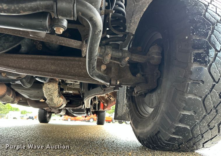 image for item ET4623 2011 Ford F250 Super Duty Crew Cab utility bed pickup truck