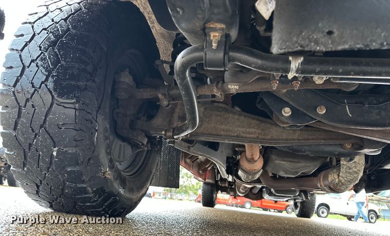 image for item ET4623 2011 Ford F250 Super Duty Crew Cab utility bed pickup truck