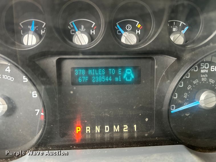 image for item ET4623 2011 Ford F250 Super Duty Crew Cab utility bed pickup truck