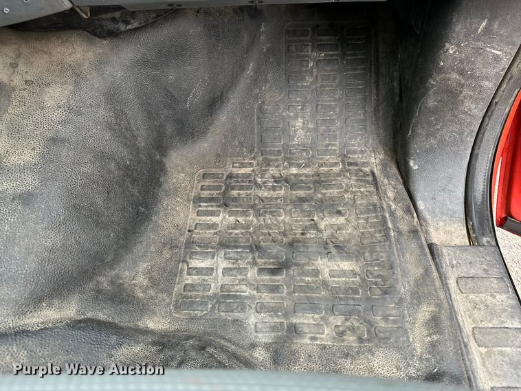 image for item ET4623 2011 Ford F250 Super Duty Crew Cab utility bed pickup truck