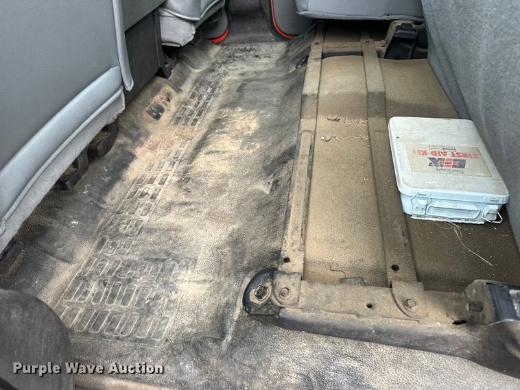 image for item ET4623 2011 Ford F250 Super Duty Crew Cab utility bed pickup truck