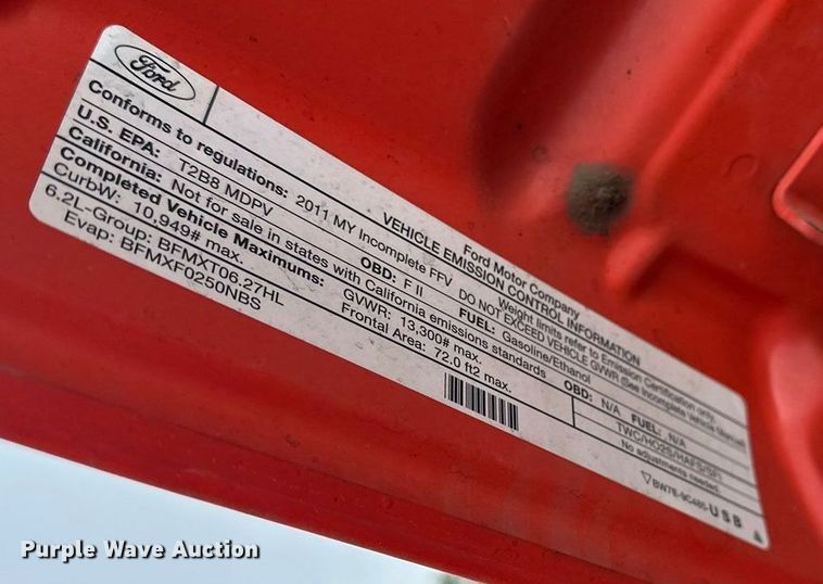 image for item ET4623 2011 Ford F250 Super Duty Crew Cab utility bed pickup truck