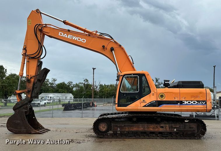 image for item ET4626 2006 Daewoo Solar 300LC-V excavator