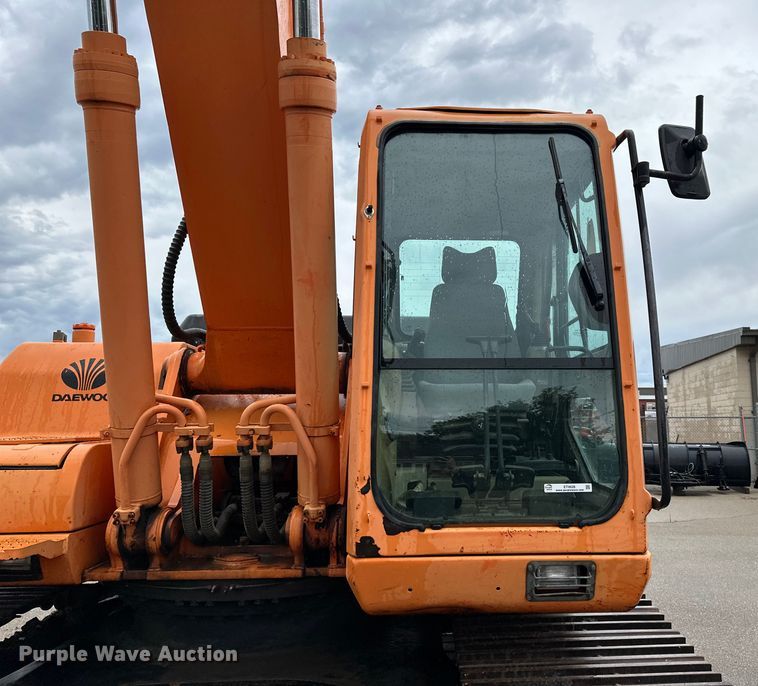 image for item ET4626 2006 Daewoo Solar 300LC-V excavator