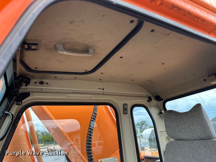 image for item ET4626 2006 Daewoo Solar 300LC-V excavator