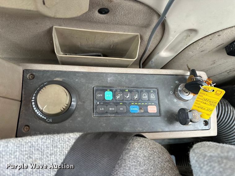 image for item ET4626 2006 Daewoo Solar 300LC-V excavator