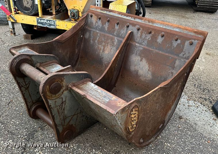 image for item ET4626 2006 Daewoo Solar 300LC-V excavator