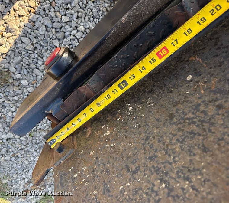 image for item DJ7794 2006 Belshe DT22 equipment trailer