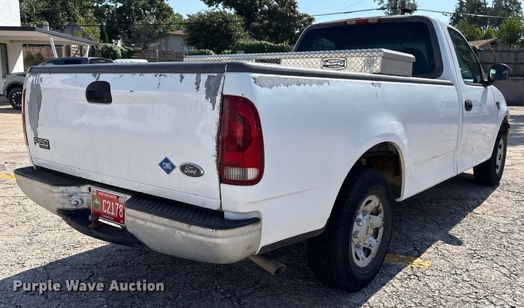 image for item DJ7798 2001 Ford F150 pickup truck