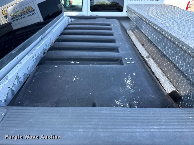 image for item DJ7798 2001 Ford F150 pickup truck