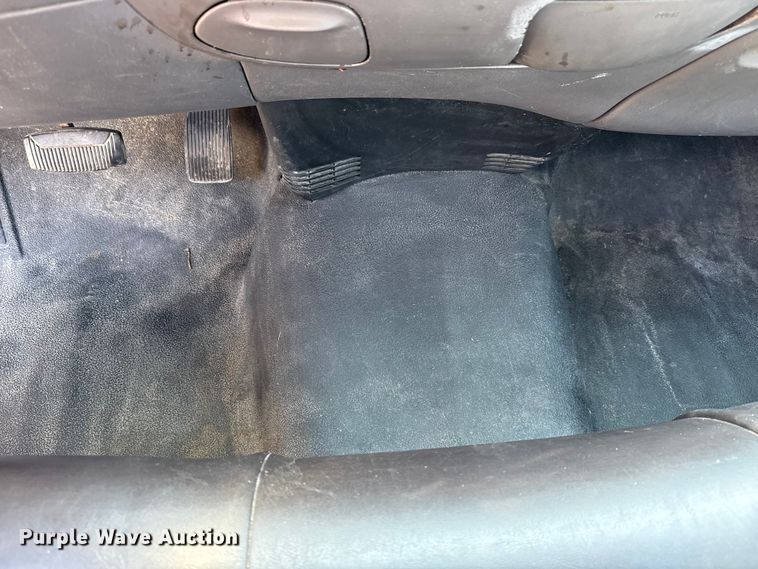 image for item DJ7798 2001 Ford F150 pickup truck