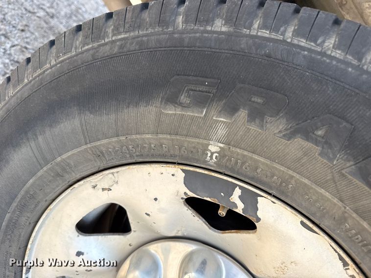 image for item DJ7798 2001 Ford F150 pickup truck