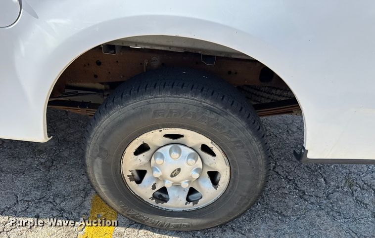 image for item DJ7798 2001 Ford F150 pickup truck