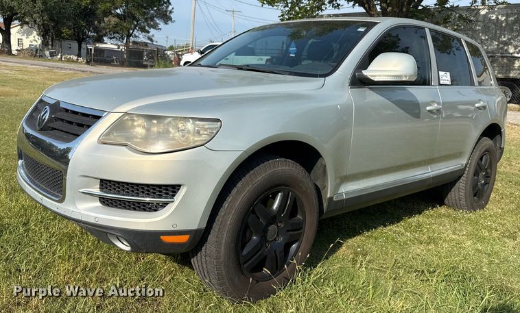 image for item DJ7817 2008 Volkswagen Touareg SUV