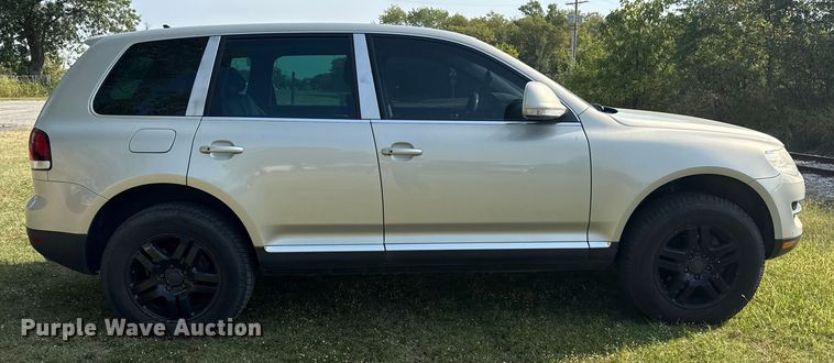 image for item DJ7817 2008 Volkswagen Touareg SUV