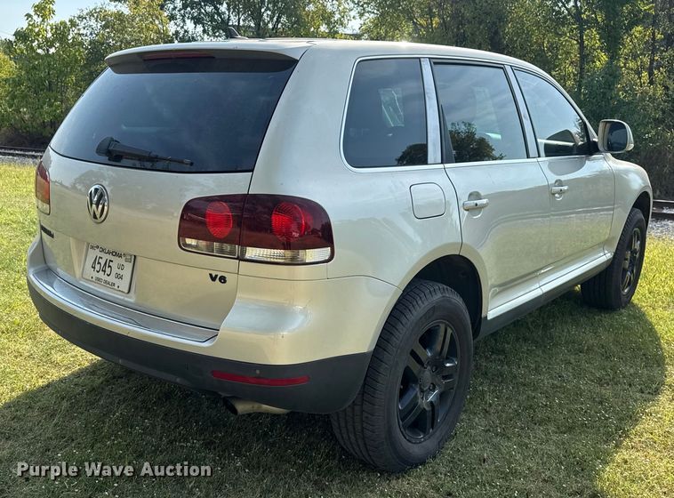 image for item DJ7817 2008 Volkswagen Touareg SUV