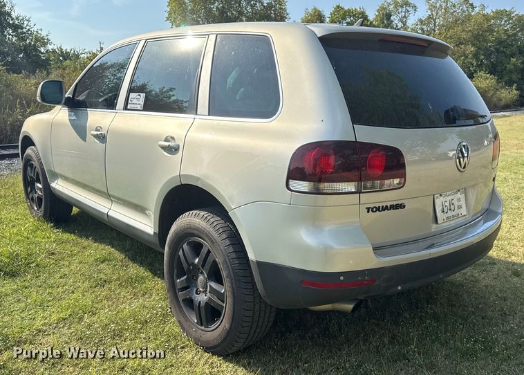 image for item DJ7817 2008 Volkswagen Touareg SUV