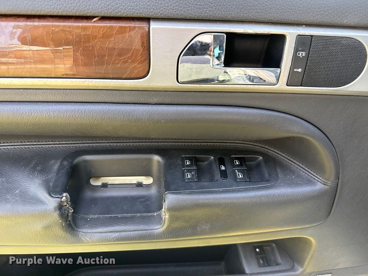 image for item DJ7817 2008 Volkswagen Touareg SUV