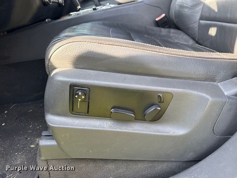 image for item DJ7817 2008 Volkswagen Touareg SUV