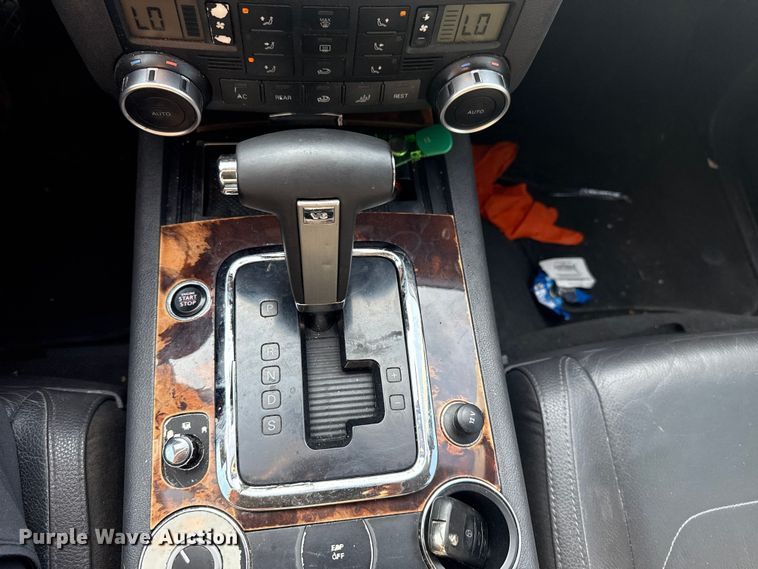 image for item DJ7817 2008 Volkswagen Touareg SUV