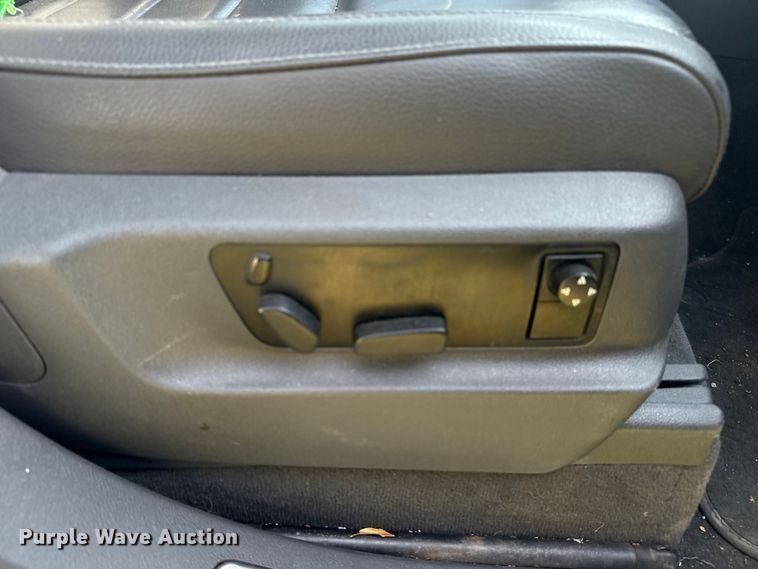 image for item DJ7817 2008 Volkswagen Touareg SUV