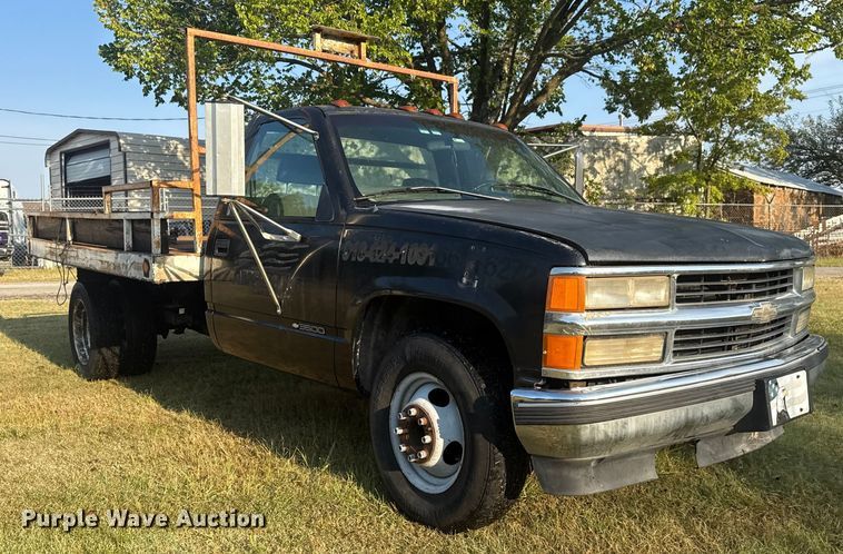 image for item DJ7818 1998 Chevrolet 3500 flatbed pickup truck